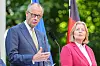 Friedrich Merz (CDU) und Bärbel Bas (SPD) sprechen bei einer Pressekonferenz im Garten des Kanzleramts über die Abschaffung der „Rente mit 63”. Eine mehrjährige Übergangsfrist soll eingeführt werden.