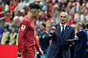 Roberto Martinez spricht mit Cristiano Ronaldo beim WM-Achtelfinale Portugal gegen Spanien in Arlington.