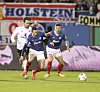 St. Paulis Connor Metcalfe gegen Kiels Steven Skrzybski