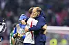 Thomas Tuchel umarmt John Stones nach Englands 3:2-Sieg in Mexiko-Stadt.