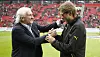 Jürgen Klopp und Rudi Völler begrüßen sich vor dem Bundesliga-Spiel in der Bayarena.