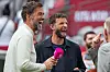 Jürgen Klopp und Thomas Müller sprechen als TV-Experten im BC Place in Vancouver beim WM-Spiel Schweiz gegen Kolumbien.