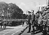 Hermann Göring und von Richthofen nehmen in Hamburg auf dem Karl-Muck-Platz eine Militärparade ab.