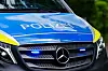 Ein Polizeiauto bei einem Einsatz (Symbolbild).
