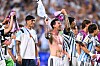 Argentinien-im-Halbfinale-Messi-tanzt-ohne-Tor-Schweiz-mit-kuriosem-Platzverweis