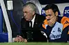 Carlo Ancelotti auf der Trainerbank mit seinem Sohn Davide Ancelotti