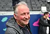 Lutz Wagner am Spielfeldrand in Frankfurt beim Bundesliga-Spiel Eintracht Frankfurt gegen den 1. FC Heidenheim.