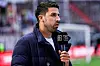 Sami Khedira am DAZN-Mikrofon im Millerntor-Stadion Hamburg vor dem Bundesliga-Spiel.