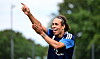 Yussuf Poulsen jubelt im Training des Hamburger SV auf dem Trainingsplatz in Hamburg.