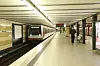 Ein Zug der U-Bahn-Linie 1 in Richtung Garstedt.