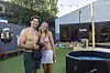 hytte Besitzer Mats Pagels und Gusmaster Amanda strahlen kurz vor dem ersten Saunagang.