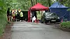 Polizei und Spurensicherung an einem abgesperrten Fundort nahe einem Golfplatz in Hamburg-Rissen.