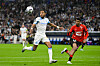 Pierre-Emerick Aubameyang von OM nimmt den Ball im Duell gegen Rennes im Orange Vélodrome an.