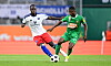 Kofi Amoako und Romeo Amane im Zweikampf um den Ball beim Testspiel HSV gegen Rapid Wien.