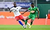 Kofi Amoako und Romeo Amane im Zweikampf um den Ball beim Testspiel HSV gegen Rapid Wien.