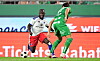 Jean-Luc Dompé und Amin-Elias Groeller im Testspiel des HSV gegen Rapid Wien in Längenfeld.