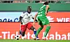 Jean-Luc Dompé und Amin-Elias Groeller im Testspiel des HSV gegen Rapid Wien in Längenfeld.