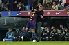 Ferran Torres jubelt mit Hansi Flick vor der Barça-Bank im Camp Nou.