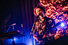 Matthew Murphy singt und spielt Gitarre auf der Bühne im Pumpehuset in Kopenhagen.