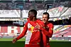Patson Daka jubelt mit Zlatko Junuzovic in der Red Bull Arena nach dem 2:0 für RB Salzburg.