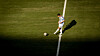 Lionel Messi steht am Ball auf der Mittellinie im Finale Spanien gegen Argentinien in New York.
