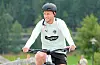 Louis Oppie bei der Anfahrt zum Training in Flachau mit dem Rad.