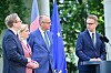 -Skandal-s-Feudalk-nigreich-Scharfe-Kritik-an-Merz-Kabinett-Umbau