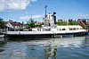 Historische Eisenbahnfähre „Stralsund“ liegt in Wolgast am Ufer.
