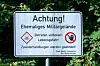 Ein Schild mit dem Schriftzug „Lebensgefahr“ steht auf dem ehemaligen Militärflugplatz. Das „Bernsteinresort” ist das derzeit größte touristische Entwicklungsprojekt in Meck-Pomm.