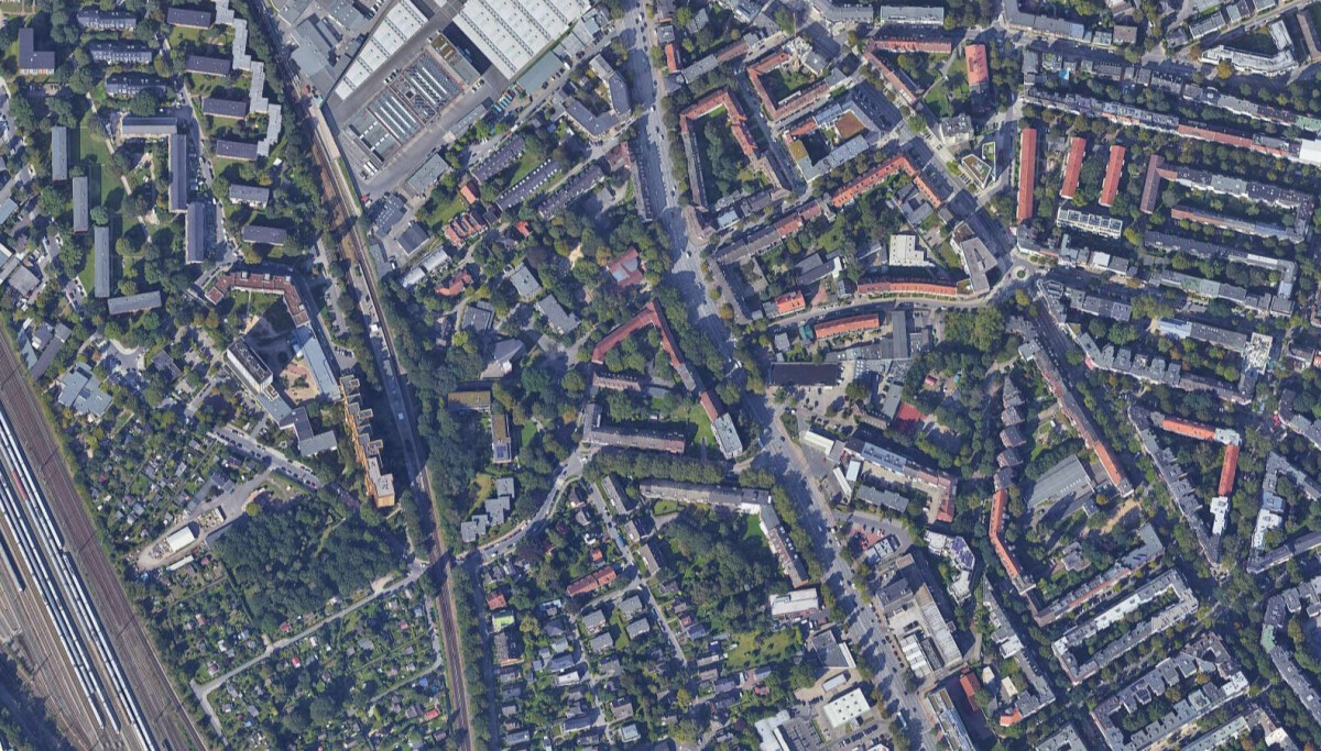 Seniorin auf Bank beraubt: Polizei schnappt Verdächtigen