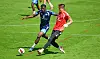 Kelvin Ojo und Collin Poppelbaum im Zweikampf beim HSV-Training in Längenfeld.