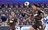 Taichi Hara und Bright Ede im Testspiel des FC St. Pauli gegen Deportivo La Coruña in Hamburg.