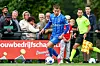 Konstantinos Karetsas von KRC Genk dribbelt beim Testspiel gegen AZ Alkmaar in Dirkshorn.