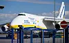 Ukrainische Antonov hinter Zaun am Flughafen Leipzig/Halle nach Drohnenvorfall