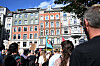Demonstrierende vor einem einsturzgefährdeten Mehrfamilienhaus in der Holstenstraße in Hamburg-Altona.