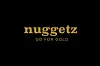Goldene Nuggetz-Wortmarke mit dem Slogan „GO FOR GOLD“ auf schwarzem Hintergrund.