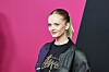 Paula Hartmann posiert bei der Einslive-Krone-Verleihung im Bielefelder Lokschuppen.