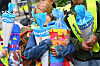 Bayerische Erstklässler mit bunten Schultüten feiern ihren Schulanfang.