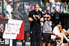 Altona-93-Trainer Jan-Philipp Rose steht während des Spiels gegen TSV Sasel an der Seitenlinie.