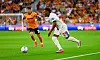 Ex-St. Pauli-Profi-Oladapo Afolayan im Trikot von Blackburn beim Spiel in Wolverhampton