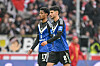 Warmed Omari und Daniel Elfadli vom HSV stehen enttäuscht auf dem Spielfeld der MHPArena.