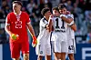 Eintracht-Frankfurt-Spieler feiern Uzuns 6:0 gegen SC St. Tönis im Grotenburg-Stadion.