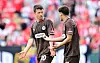 Mathias Rasmussen und Arkadiusz Pyrka vom FC St. Pauli im Spiel gegen Rot-Weiss Essen in Essen.