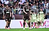 Mathias Rasmussen und Branimir Hrgota vom FC St. Pauli nach dem 0:2 gegen Kaiserslautern auf dem Platz.