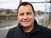 Austernzüchter Laurent Bidart steht vor seiner Farm am Becken von Arcachon.