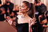 Ariana Grande bei den Golden Globes in Beverly Hills. Nun hat sie sich aus der Öffentlichkeit zurückgezogen. (Archivbild)