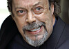 Der britische Schauspieler Tim Curry blickt bei der Tony-Award-Gala 2005 in New York in die Kamera.