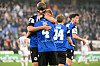 Arminia-Bielefeld-Spieler jubeln in der SchücoArena nach Louis Oppies Tor zum 2:1.