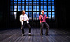 Nico Santos und OXA üben den Moonwalk auf der Bühne des Stage-Theaters an der Elbe.