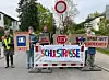 Mit einer einwöchigen Protestaktion machten Eltern auf das Problem vor der Grundschule ihrer Kinder aufmerksam.